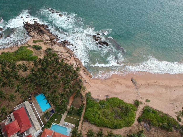 פרויקט יוקרתי של 8 וילות על חוף קלמטיה